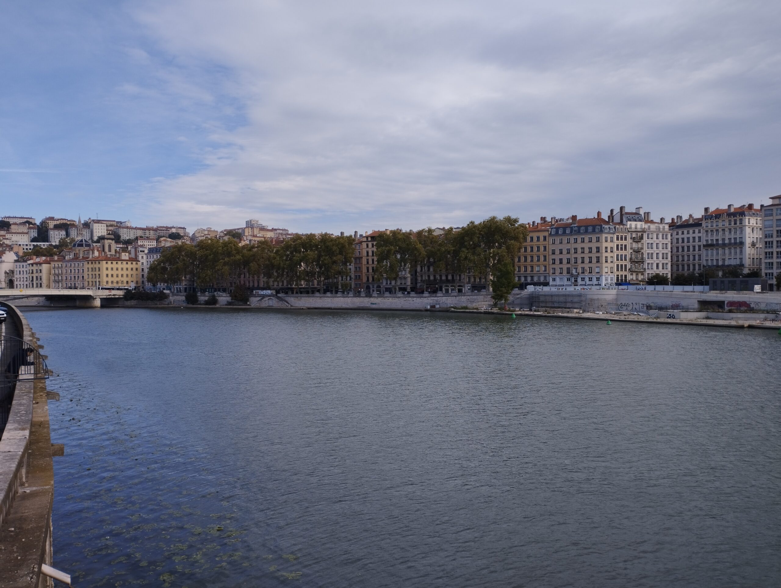 photographie du vieux et vue sur la Saone